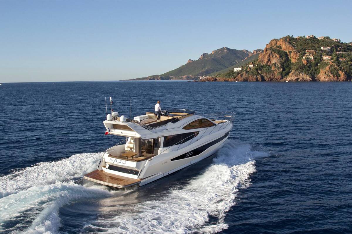 Экстерьер Galeon 550 Fly