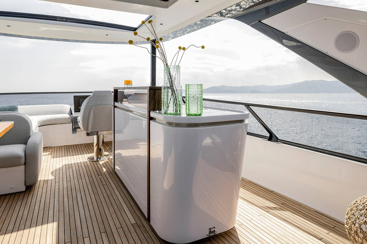 Бар на флайбридже