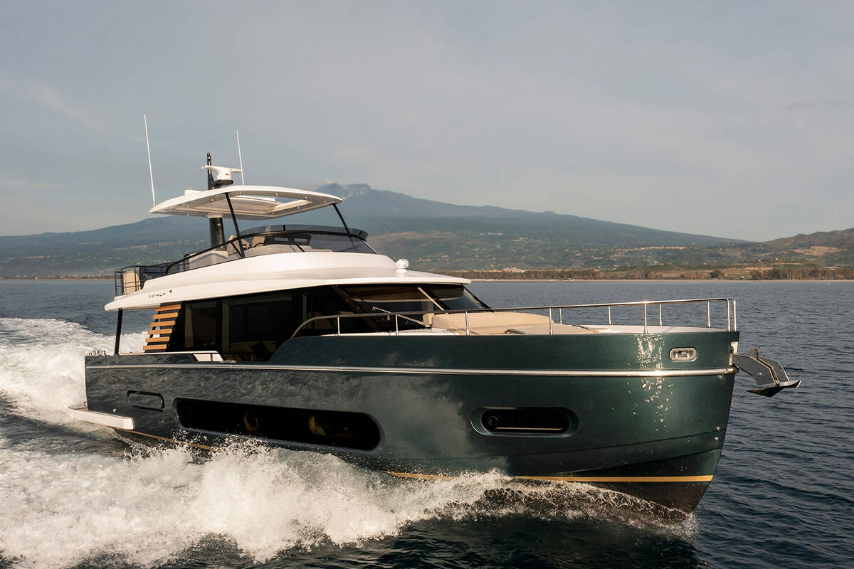 Экстерьер Magellano 60