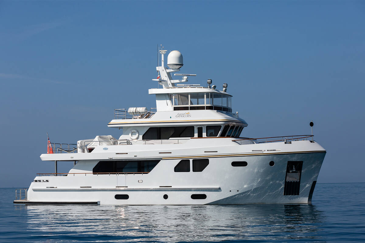 Bering 80 Exterior