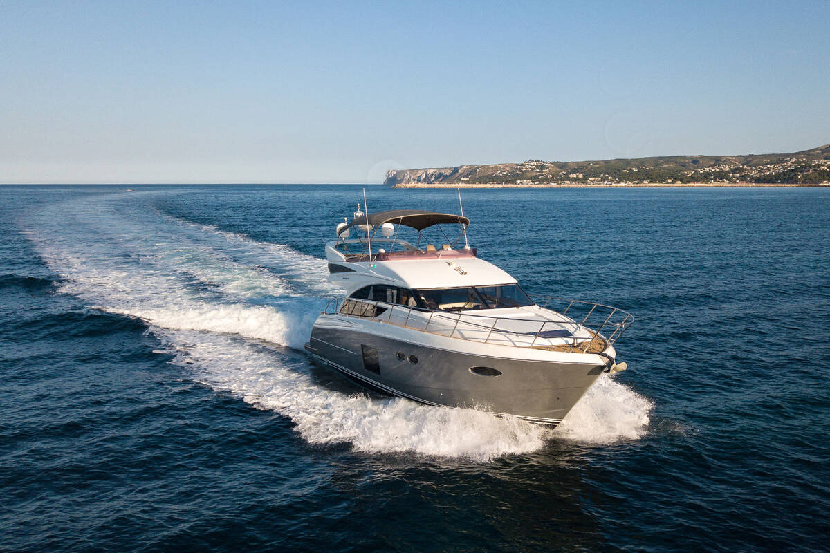 Экстерьер Princess 56<br/>M/Y Paradise 2015