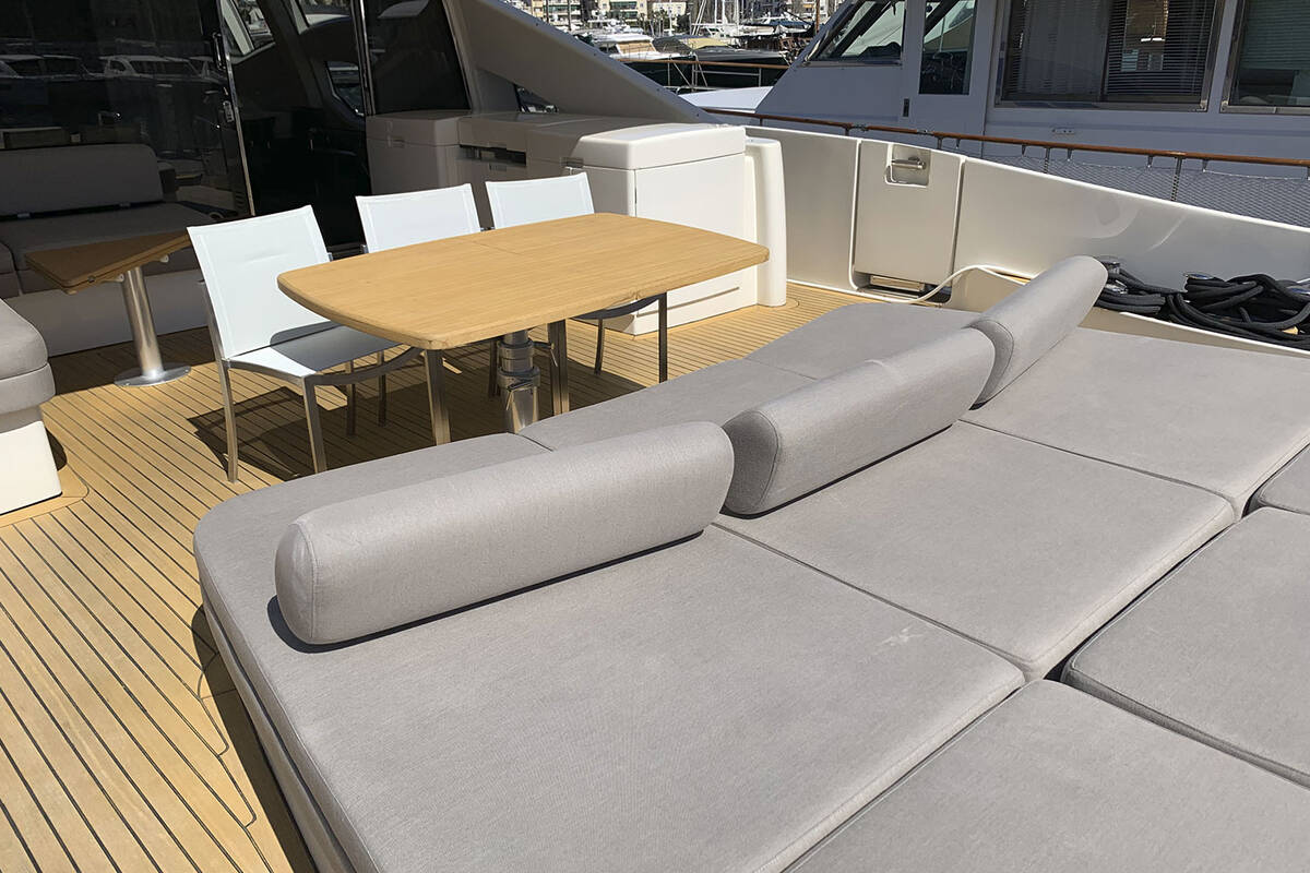 Cockpit Azimut 86S