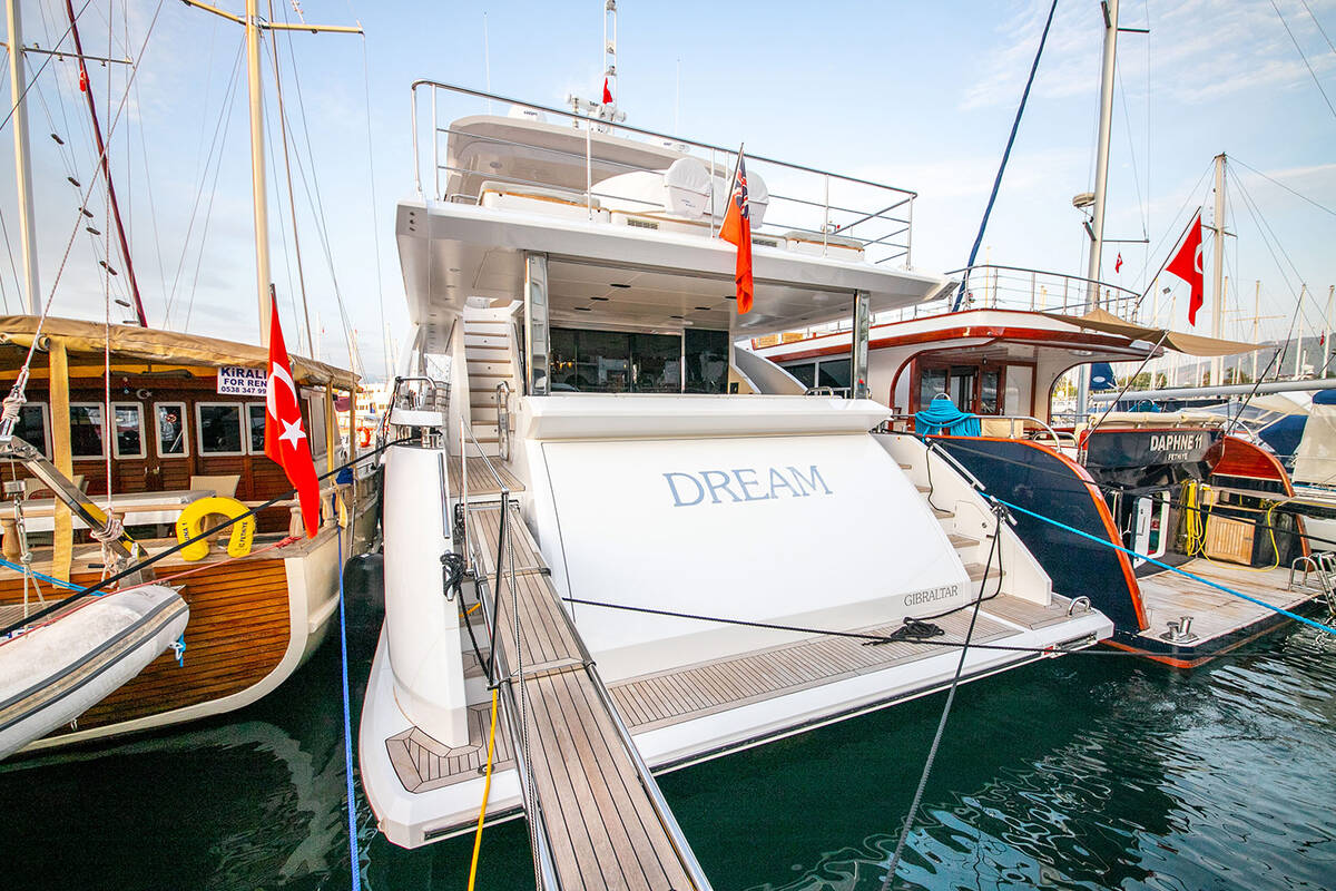 Экстерьер M/Y DREAM