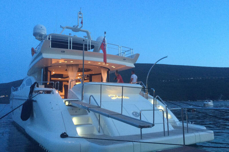 Экстерьер Azimut 98 Leonardo