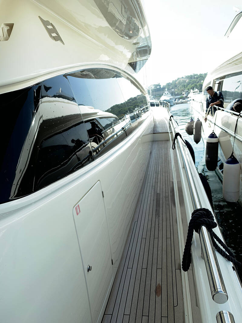 Экстерьер Ferretti 800 2015