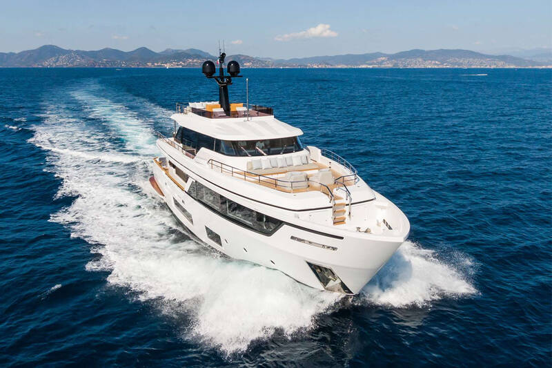 Экстерьер M/Y MRS G