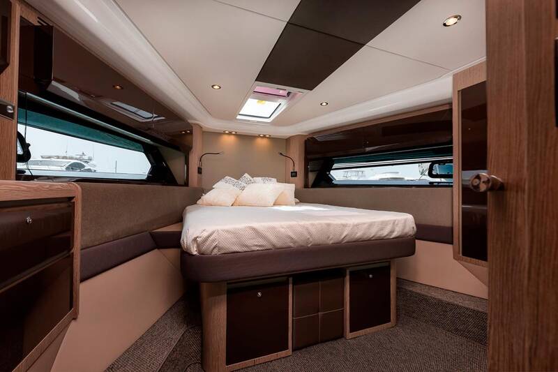 Мастер каюта Atlantis 51