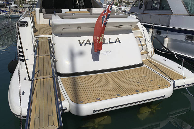 Badeplattform Azimut 86S