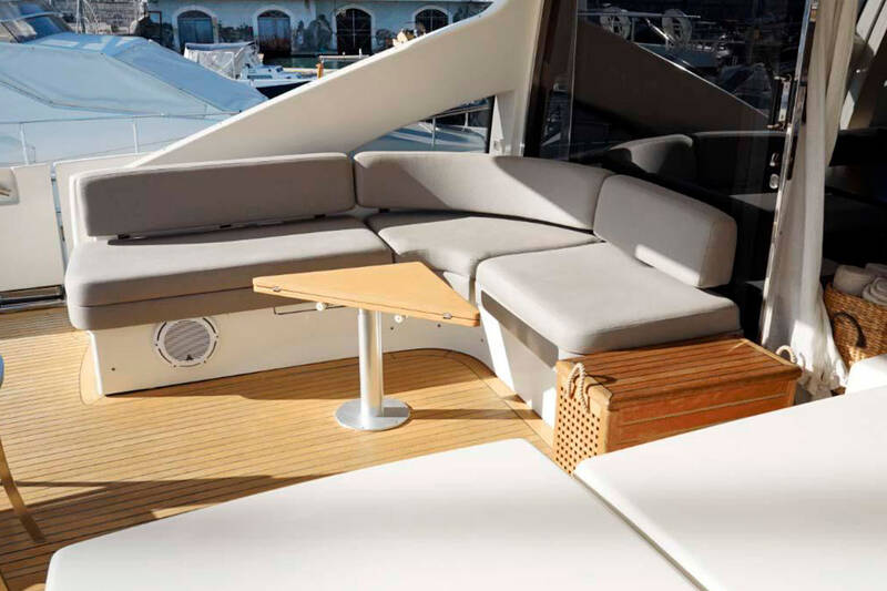 Cockpit Azimut 86S