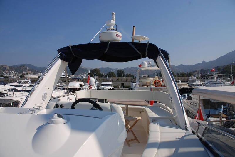 Steuerstand auf Flybridge