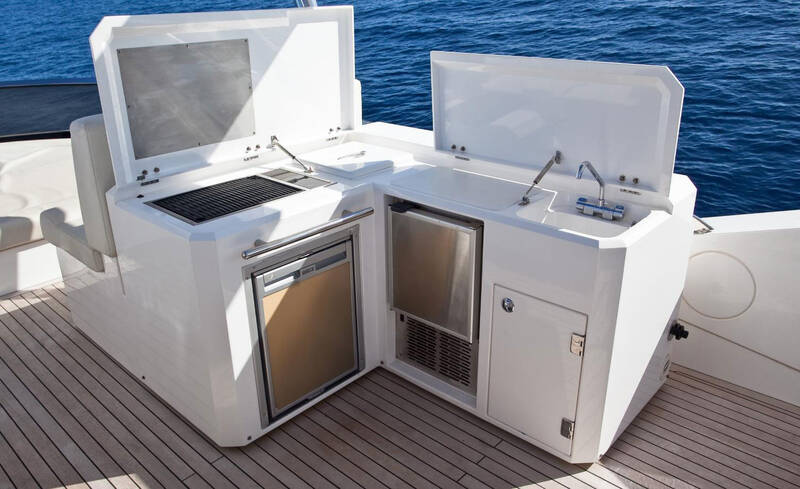 Wet-Bar auf der Flybridge