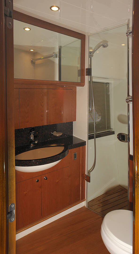Санузел Princess 67 (2007)